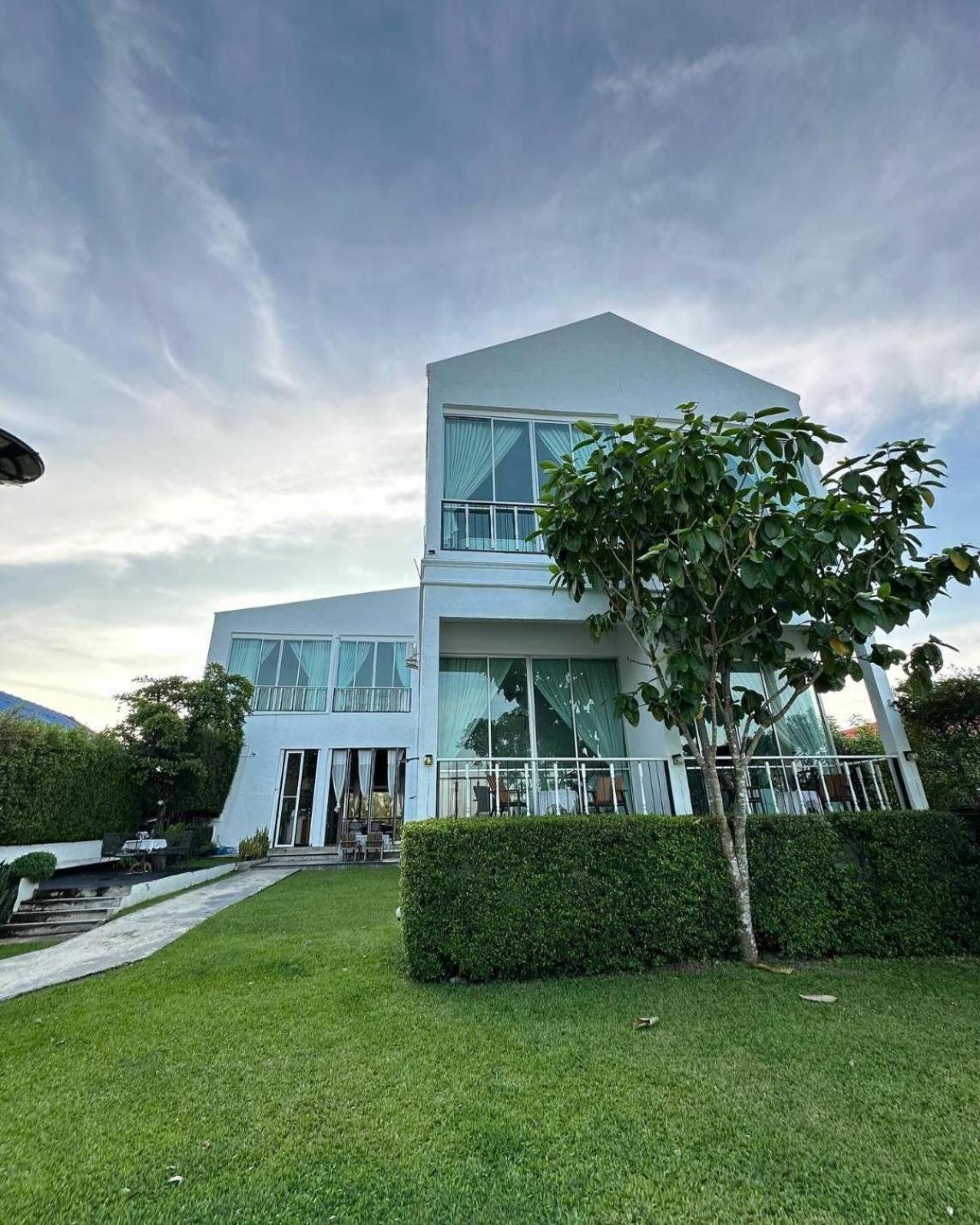 White Wall Riverfront Hotel Kamphaeng Phet Exteriér fotografie