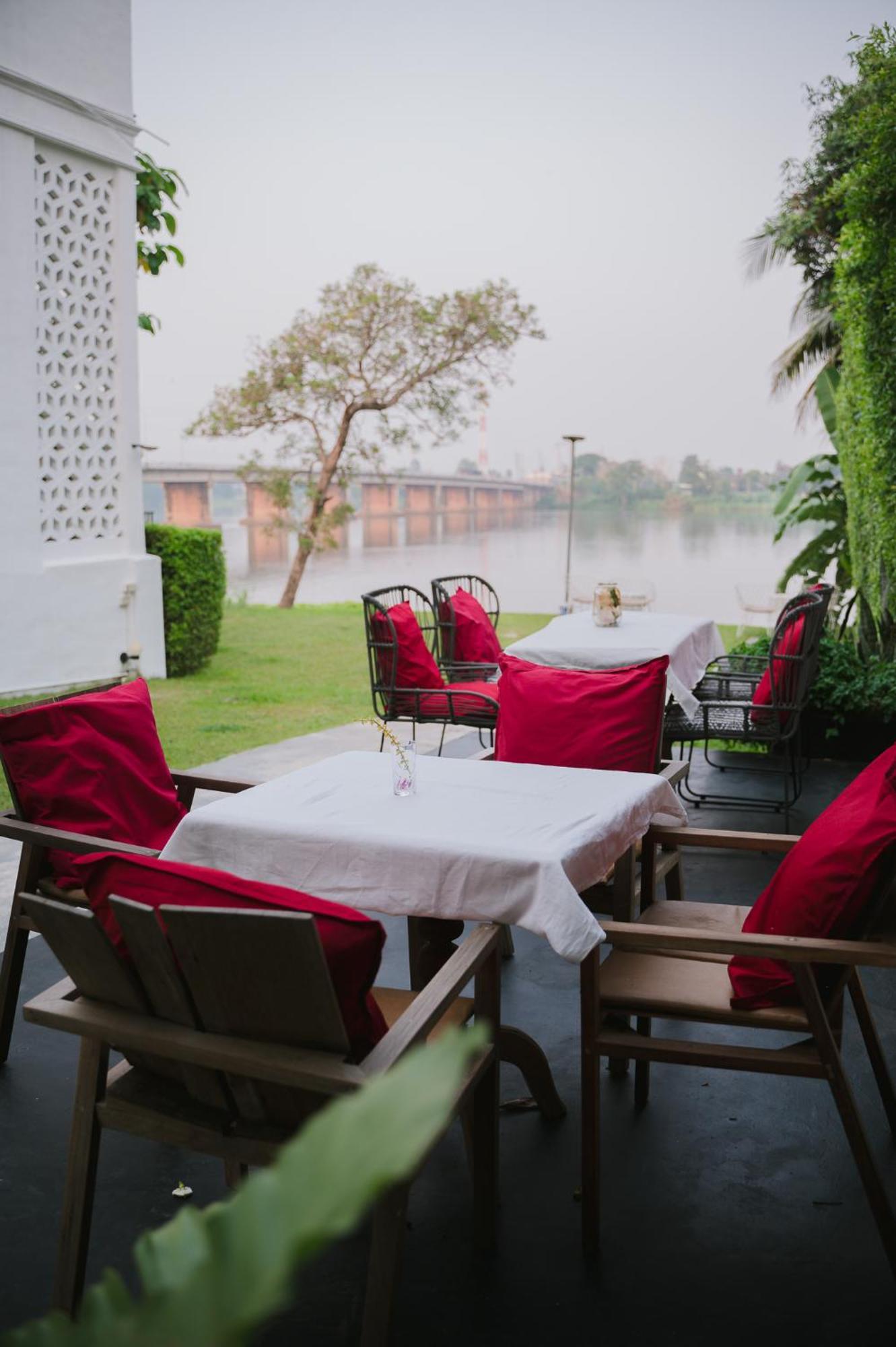 White Wall Riverfront Hotel Kamphaeng Phet Exteriér fotografie