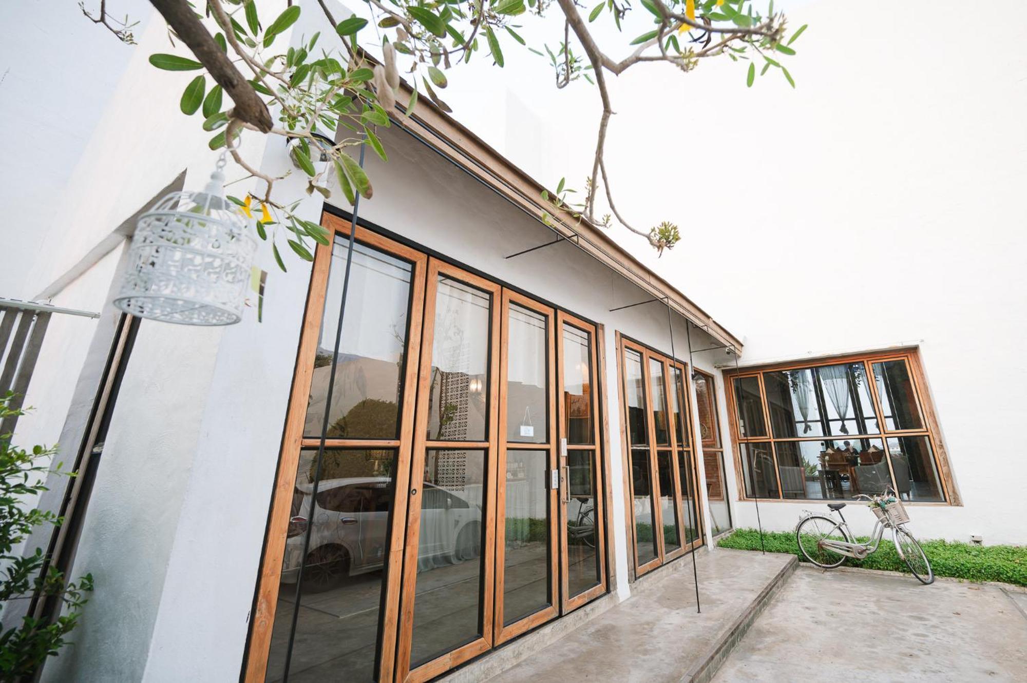 White Wall Riverfront Hotel Kamphaeng Phet Exteriér fotografie