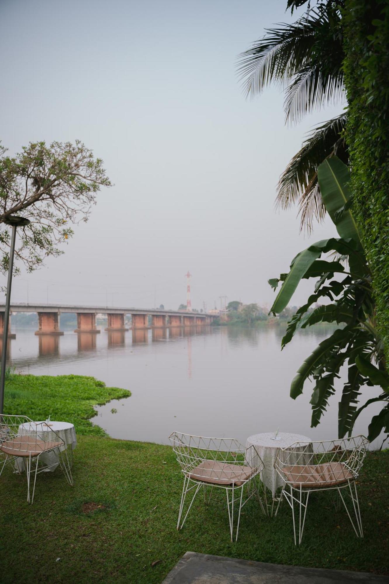 White Wall Riverfront Hotel Kamphaeng Phet Exteriér fotografie