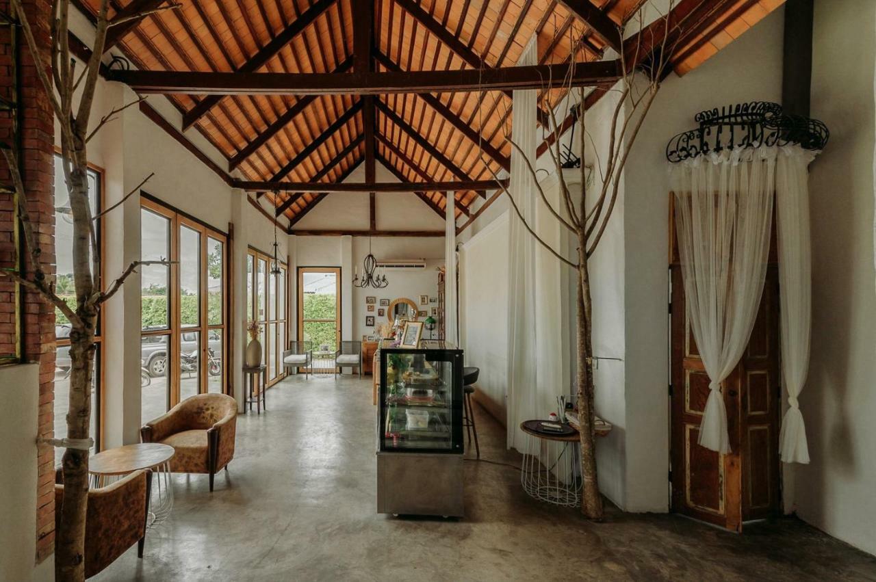 White Wall Riverfront Hotel Kamphaeng Phet Exteriér fotografie